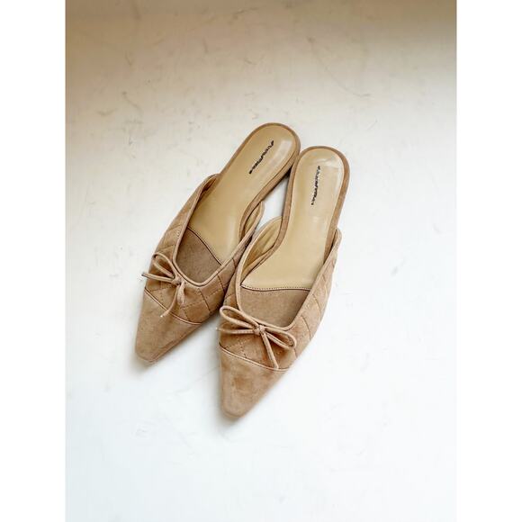 NWOB Ann Taylor Quilted Tan Suede Slide Pointed toe 8.5 - Picture 4 of 6